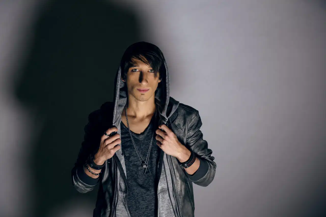 photo of illusionist, REZA